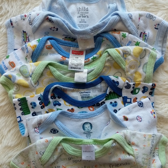 Baby Onesies Bundle $5 if bundled!📦📦 - Picture 2 of 2